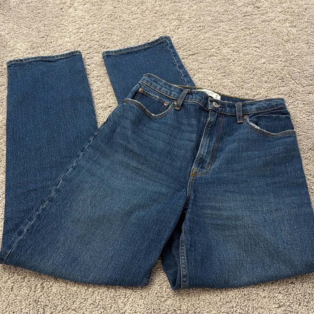 Abercrombie 90s Straight Ulta High Rise 28/6L Dark Wash Jean curve love